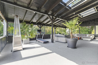 Na predaj štýlový penzión s priamym prístupom k vode v obci - 2