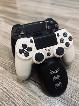 Predám PS4 slim 1TB , nový joystick + 8hier - 2