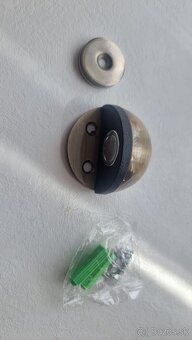 Magnetický držiak dverí, zarážka. - 2