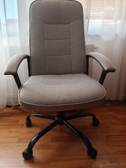 Predam kancelarsku stolicku - 2