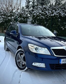 ŠKODA OCTAVIA COMBI 1.6 MPi - 2