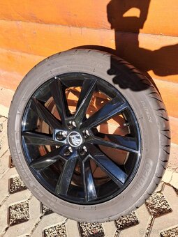 Predám elektróny Škoda 5x100 215/45/R16 - 2