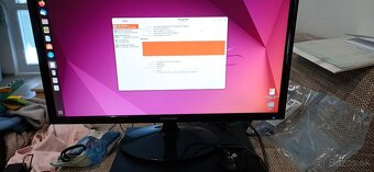 Predam 24" LED lcd monitor Samsung S24D300H - 2