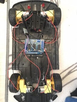 Ročníková práca Arduino autíčko ovladané pomocou bluetooth - 2