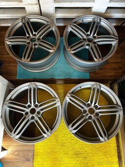 AUDI POMPEI 5x112 r19 letné Rotalla 245/35 - 2