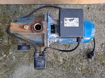 Motor z čerpadla - 2