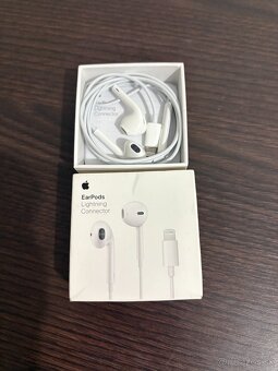 Apple EarPods s konektorom Lightning. - 2