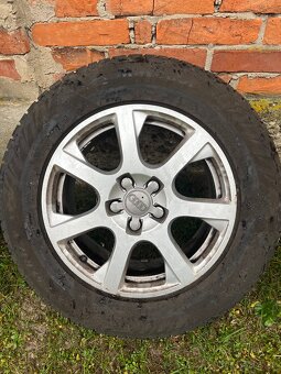 Audu q5 r 17  zimne pneu - 2