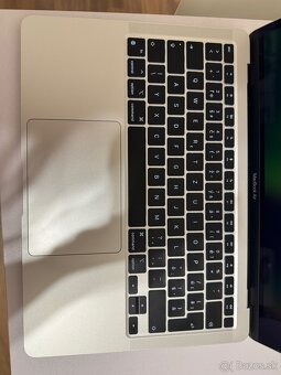 MacBook Air 13-palcový 8GB/256GB M1 - 2
