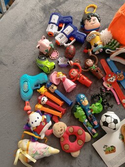 Mix hračiek a drobností - 2