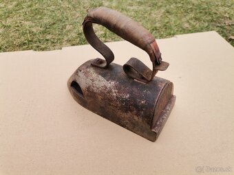 Starožitná žehlička - 2