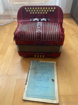 Heligonka Hohner Club lllM CF Trojhlas + kniha - 2