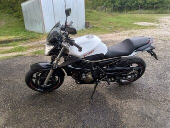 Yamaha XJ6 - 2