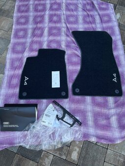 Koberceky do auta Originalne Audi A4 B9 cisto nove - 2