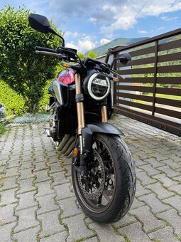 Predám motocykel Honda CB650R r.v.2022 - 2