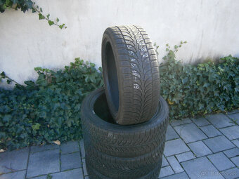Predám 4x zimné pneu Bridgestone 235/45 R19 95VXL - 2