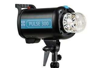 Sada 3x 300Ws bleskov (Bowens) - TOP STAV + výbojky - 2