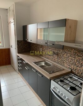 Ponúkame na predaj 2- izbový byt na Nobelovej ulici v Bratis - 2