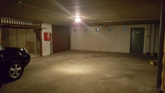Predám veľkú garáž 23m2, Raketová/Jazero, EL +WC +teplá voda - 2