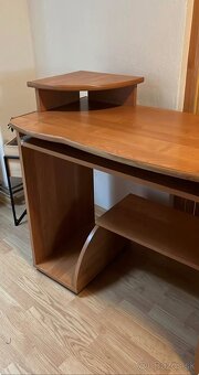PÍSACÍ STÔL - 2