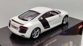 Kyosho Audi R8 biela 1:18 - 2