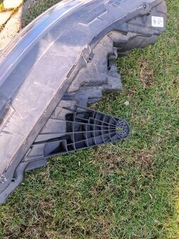 Mustang Mach práve svetlo - 2