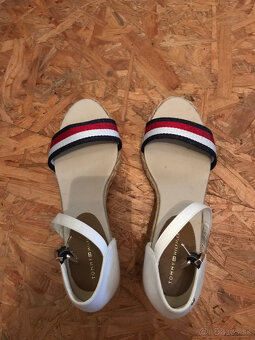 Dámske topánky zn. Hilfiger - 2