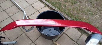 Zadný spojler - 2