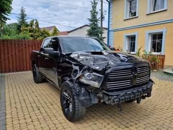 Dodge RAM sport 2015 4x4 5.7 hemi - 2