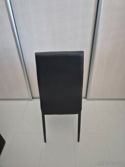 6 ks za 100 € - Cierna jedalenska stolicka - 2