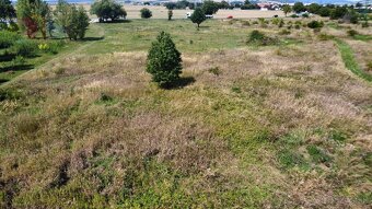 INVESTIČNÝ POZEMOK 2250 M2 NA PREDAJ – KRAKOVANY, časť STRÁŽ - 2