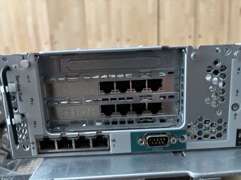 #65 - HP DL380 G8/1x Intel Xeon e5 2643/64GB RAM/12x 1gbit - 2