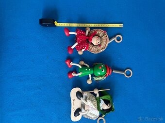 Detská drevená hračka na pružine. - 2