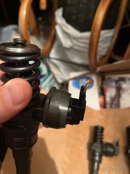 Audi A4 B7 1.9tdi vstrekovace - 2