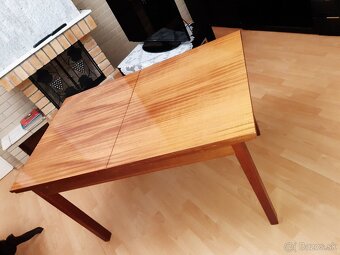 Jedálensky stôl - 2
