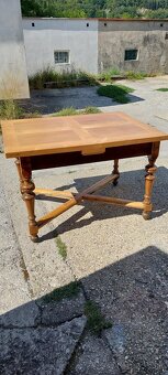 Jedálenský stôl - 2