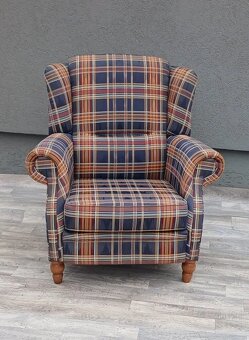 Kreslo “ UŠIAK “ kárované. - 2