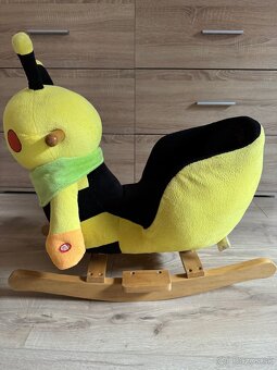 Hojdačka včielka - 2