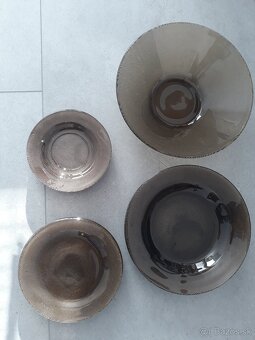 Sada sklenených tanierov - 2