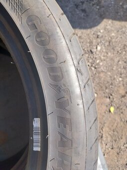 225/45R18 - 2