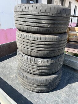 Letne pneu 285/45 R21 - 2