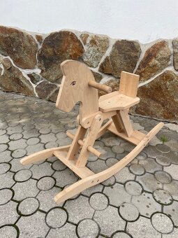 Hojdaci drevený konik - 2