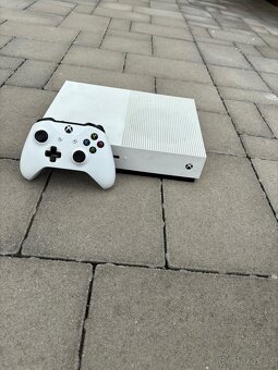 Xbox One S - 2