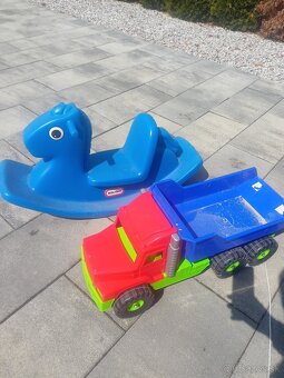 Hojdací koník+ zdarma auto - 2