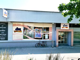Veľkometrážny obchodný priestor na prenájom v centre… - 2