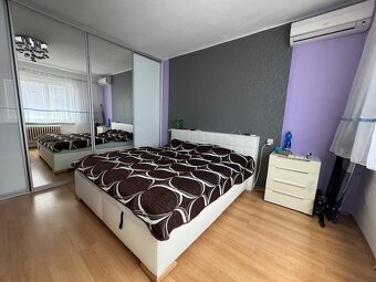 Na predaj rodinný dom, 2x garáž, pozemok o výmere 570m2 - ob - 2