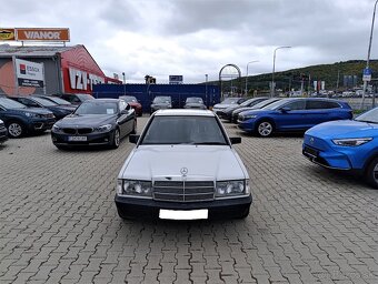Mercedes-Benz 190 E - 2