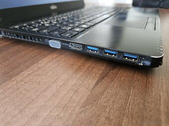 Predám Fujitsu Lifebook A555 - 2