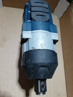 Bosch rázový uťahovák 1050 - 2