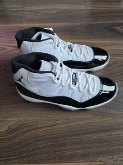 AIR JORDAN 11 RETRO - 2